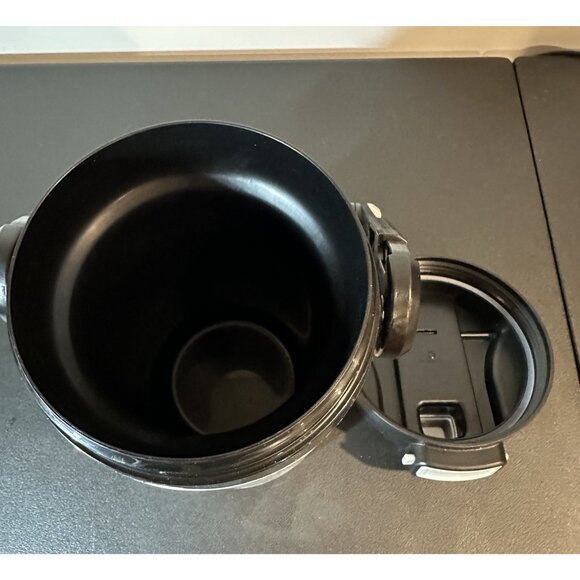 New Igloo 31607 Rival Fusion 54OZ Insulated Water Jug, Large Water Bottle - Picture 11 of 11